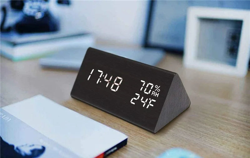 Wooden LED Digital Alarm Clock – Time Display, USB Charger, Temperature & Humidity Detection